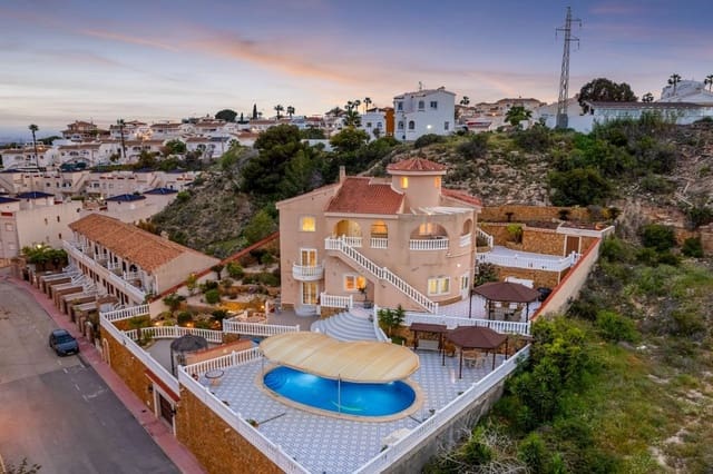 Chalet de 7 habitaciones en Ciudad Quesada, Rojales en venta con piscina garaje - 690.000 € (Ref: 9619011)