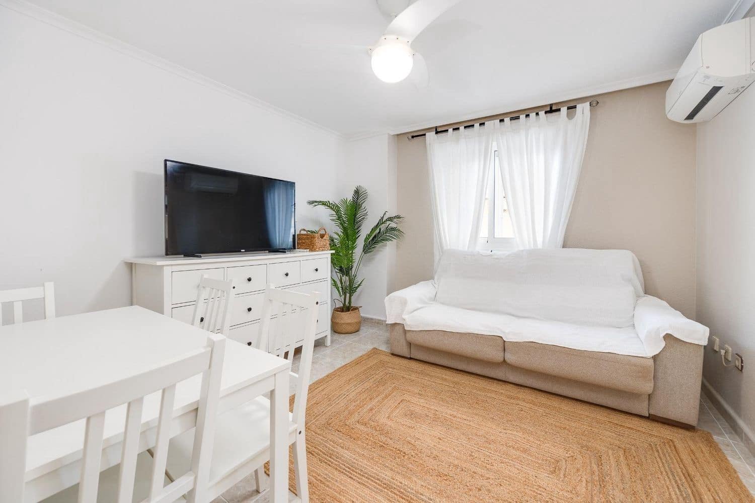 1 bedroom Apartment for sale in Torrevieja with garage - € 115,000 (Ref: 9620785)