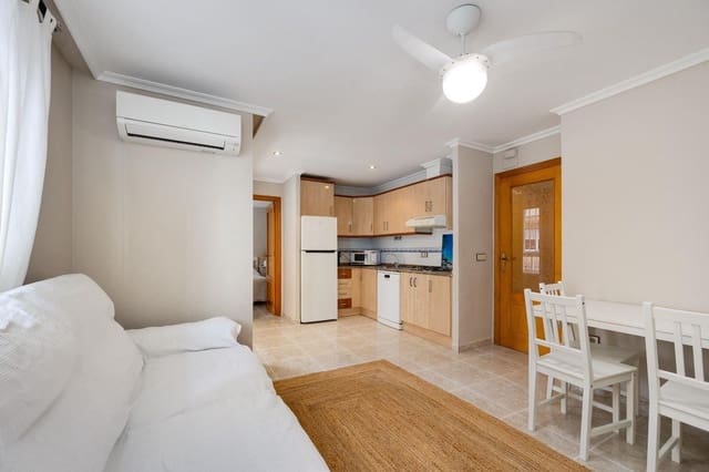 1 bedroom Apartment for sale in Playa de los Náufragos, Torrevieja with garage - € 115,000 (Ref: 9620785)