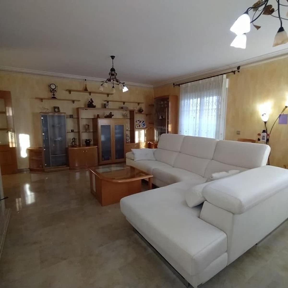 4 Zimmer Villa zu verkaufen in Villamartin mit Pool Garage - 459.000 € (Ref: 9620787)