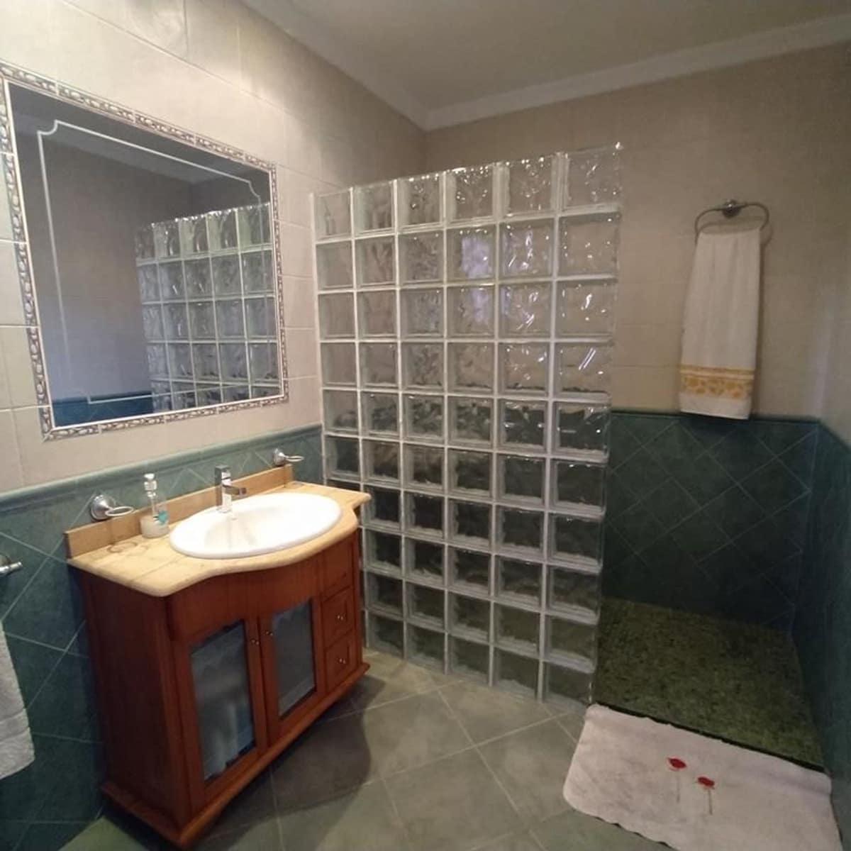 4 Zimmer Villa zu verkaufen in Villamartin mit Pool Garage - 459.000 € (Ref: 9620787)