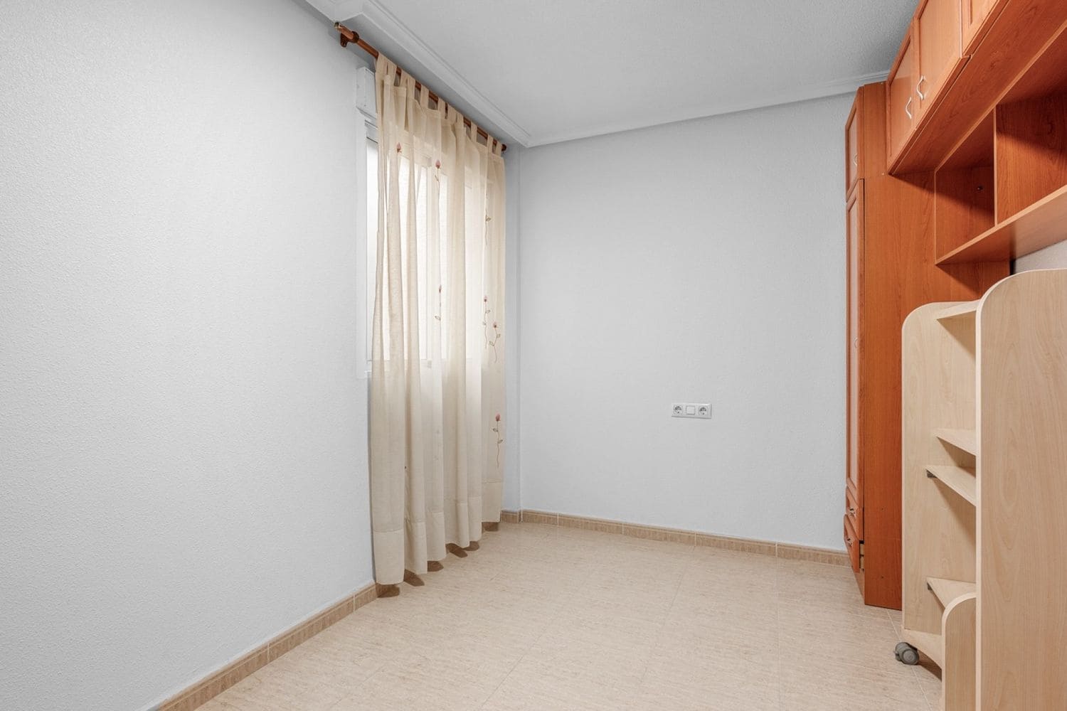 2 bedroom Apartment for sale in Torrevieja with garage - € 149,000 (Ref: 9643688)
