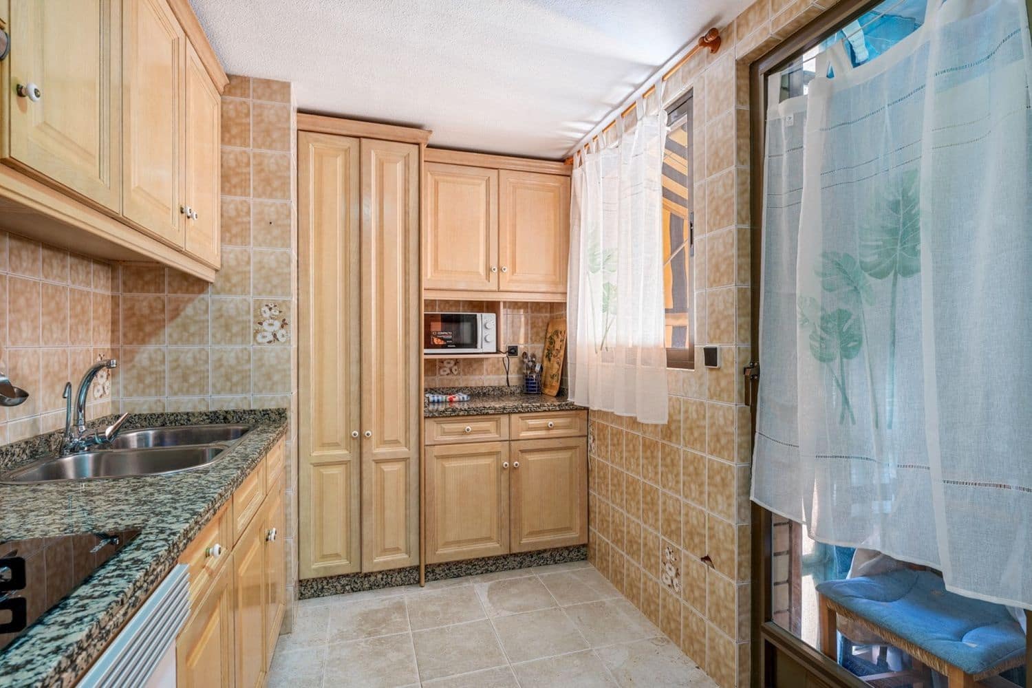 3 makuuhuone Huoneisto myytävänä paikassa Arenales del Sol mukana uima-altaan 
autotalli - 340 000 € (Ref: 9647818)