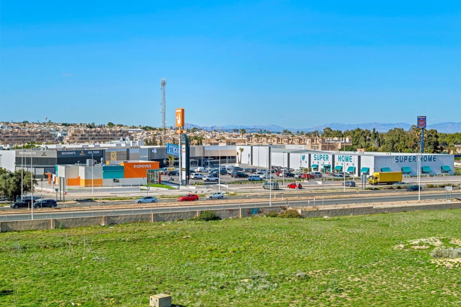 2 soverom Leilighet til salgs i Orihuela Costa med svømmebasseng garasje - € 269 000 (Ref: 9647819)