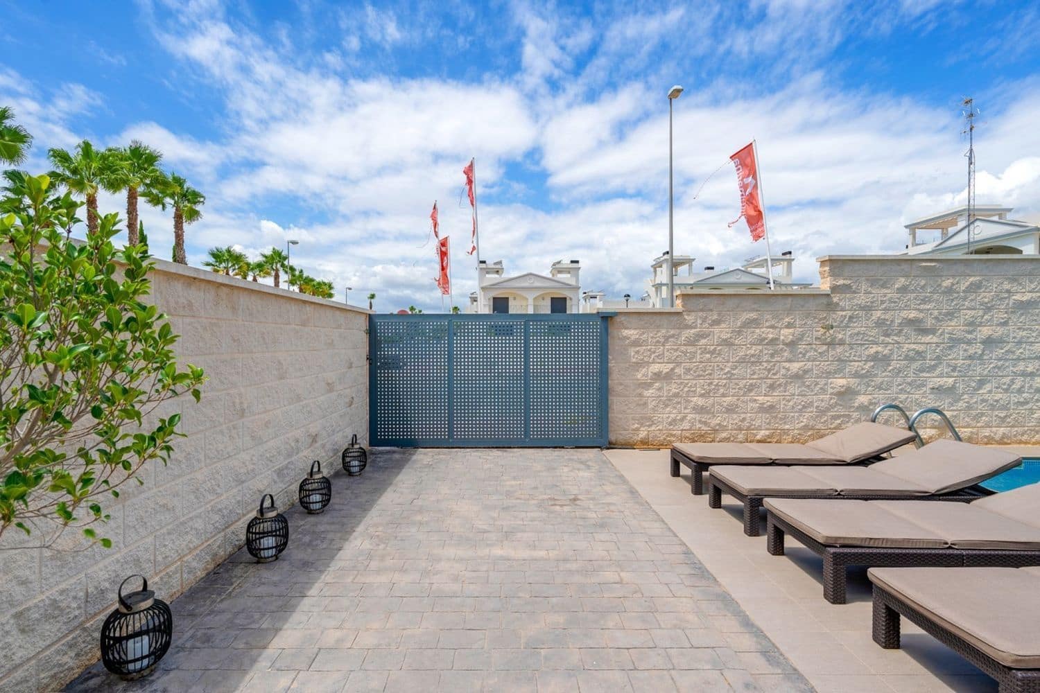 3 soveværelse Villa til salg i Pueblo Bravo med swimmingpool garage - € 460.000 (Ref: 9651096)