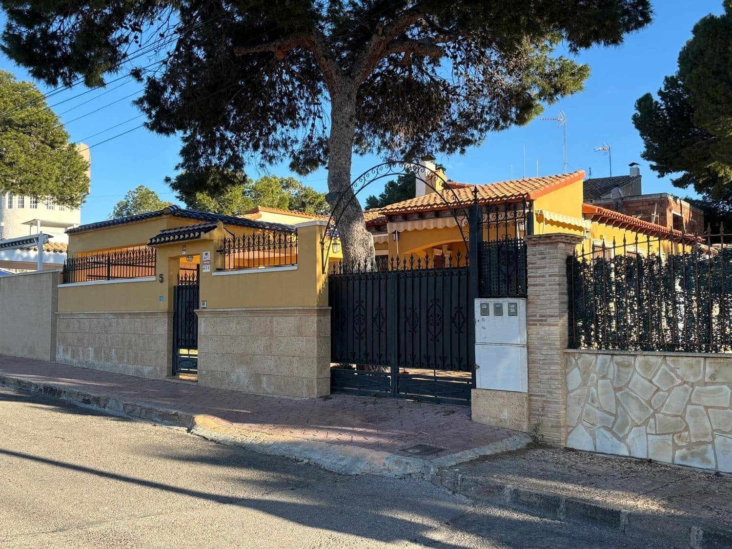 3 soveværelse Byhus til salg i Alicante by med garage - € 545.000 (Ref: 9673754)