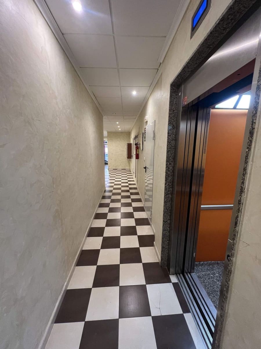 2 sovrum Lägenhet till salu i Torrevieja med garage - 154 900 € (Ref: 9682255)