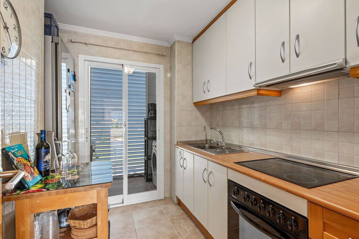 2 bedroom Apartment for sale in Torrevieja with pool garage - € 249,000 (Ref: 9714364)