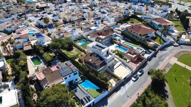 2 sovrum Hus till salu i Los Balcones - Los Altos, Torrevieja med garage - 295 000 € (Ref: 9719670)