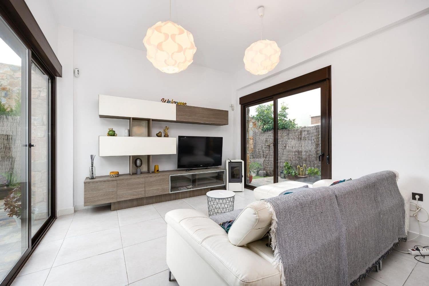 Casa de 2 habitaciones en Orihuela Costa en venta con piscina garaje - 349.000 € (Ref: 9719671)