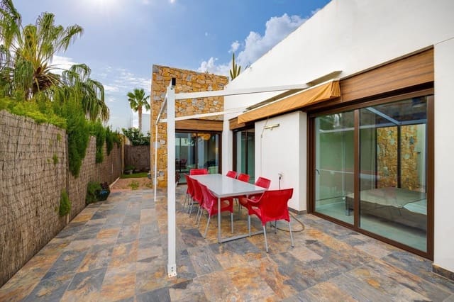 Casa de 2 habitaciones en Lomas de Cabo Roig - Los Dolses, Orihuela en venta con piscina garaje - 349.000 € (Ref: 9719671)