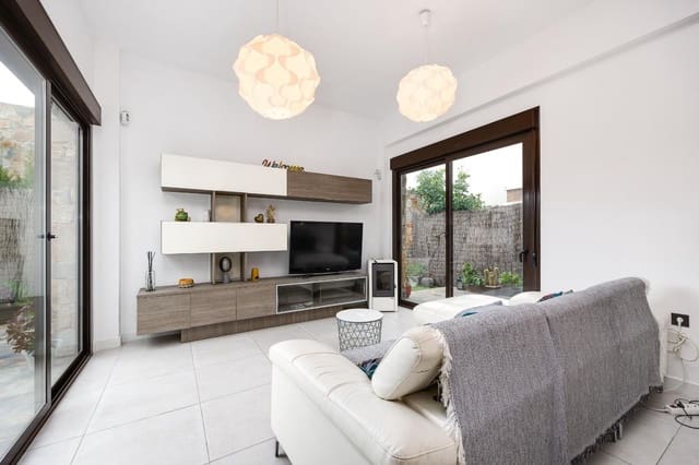 Casa de 2 habitaciones en Lomas de Cabo Roig - Los Dolses, Orihuela en venta con piscina garaje - 349.000 € (Ref: 9719671)