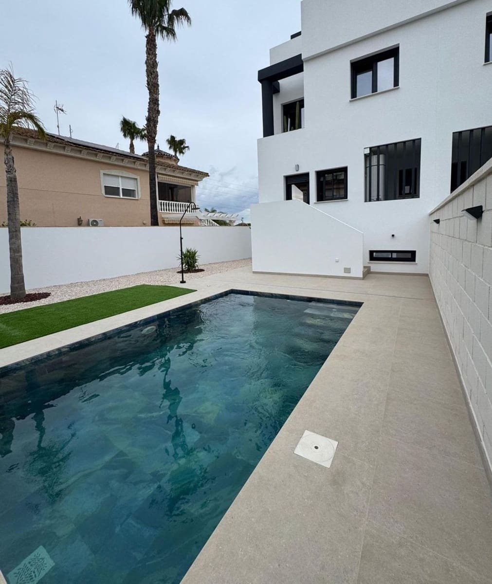 3 bedroom Villa for sale in Benferri with pool garage - € 319,000 (Ref: 9737861)