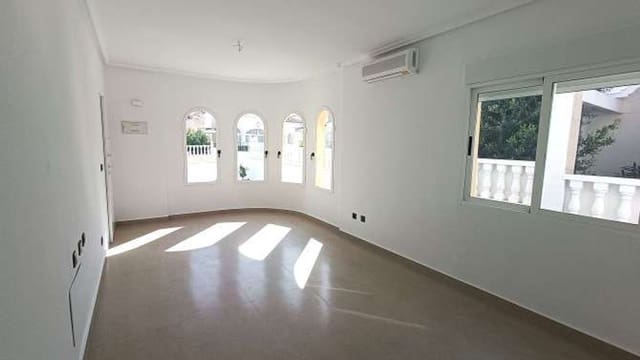 2 slaapkamer Villa te koop in Algorfa met zwembad garage - € 242.900 (Ref: 9744033)