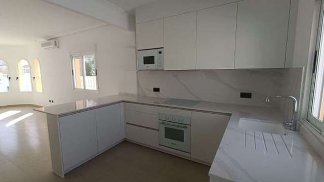 2 slaapkamer Villa te koop in Algorfa met zwembad garage - € 242.900 (Ref: 9744033)