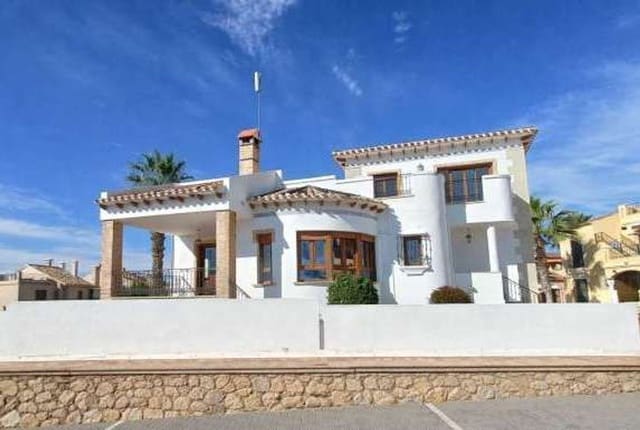 Chalet de 3 habitaciones en Algorfa en venta con piscina garaje - 375.000 € (Ref: 9744034)