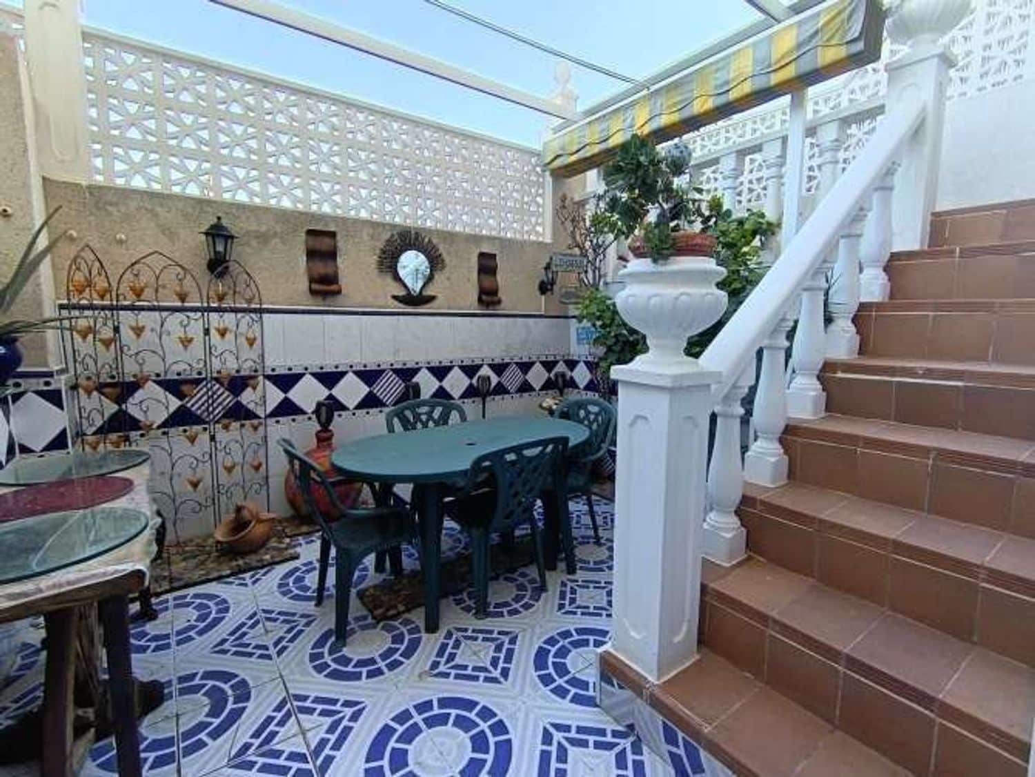 2 soverom Leilighet til salgs i Torrevieja med svømmebasseng garasje - € 149 995 (Ref: 9751490)