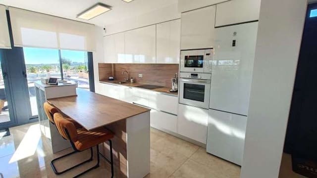 3 soverom Villa til salgs i Alicante by med svømmebasseng garasje - € 729 000 (Ref: 9755106)