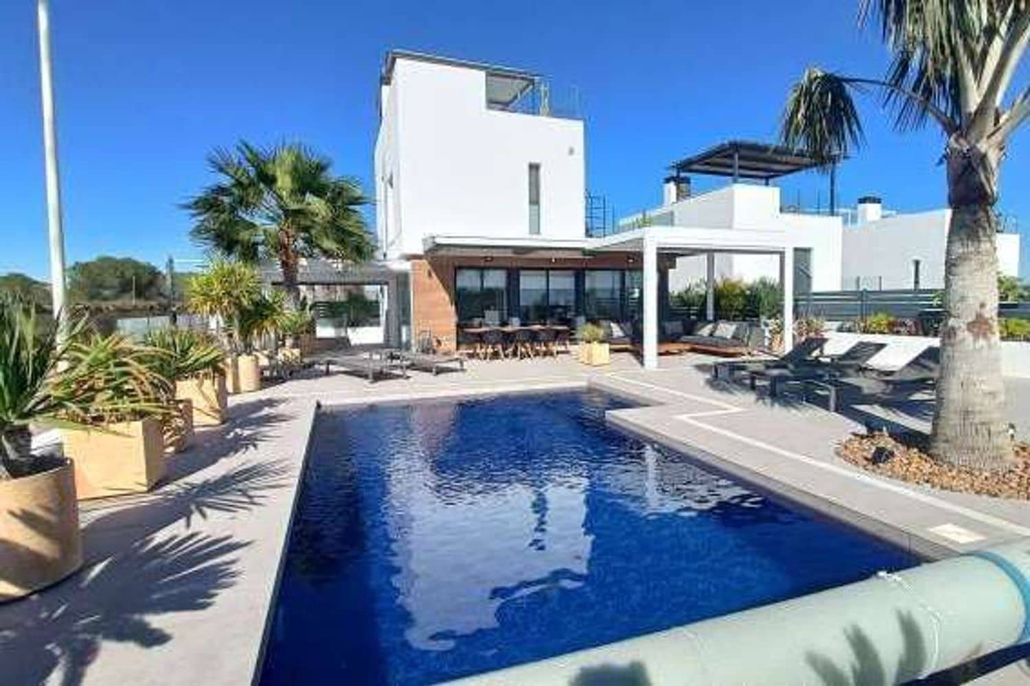 3 bedroom Villa for sale in Algorfa with pool garage - € 729,000 (Ref: 9755106)