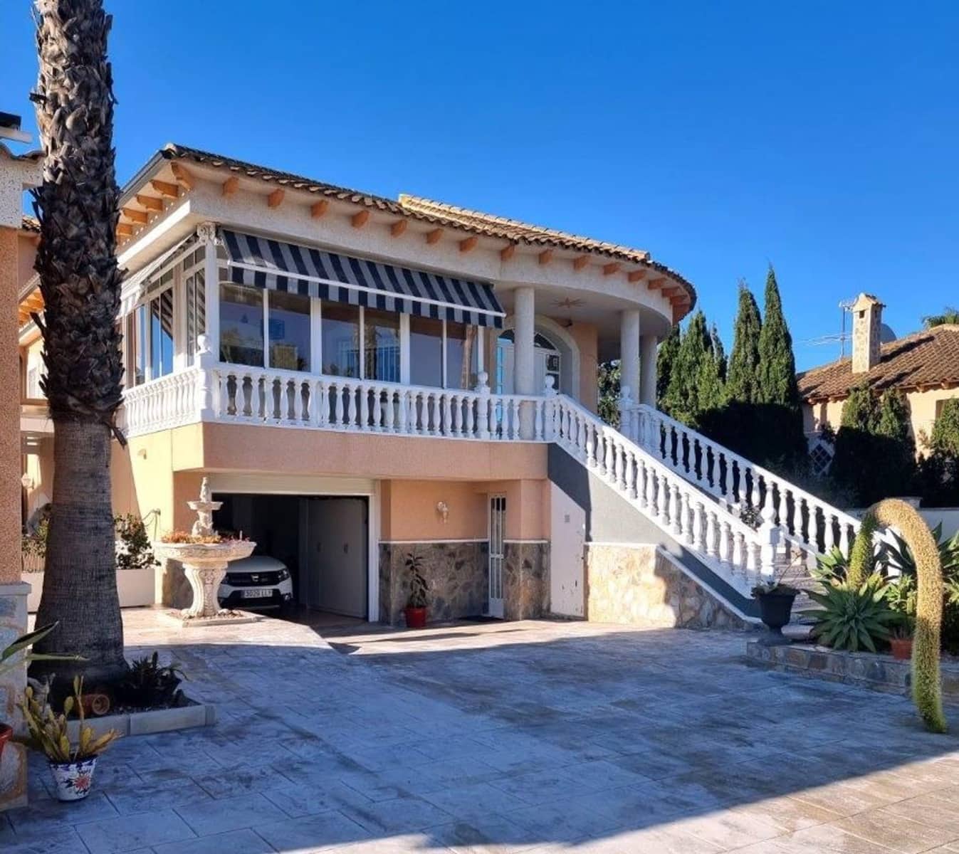 4 soverom Villa til salgs i Benferri med svømmebasseng garasje - € 439 900 (Ref: 9758370)