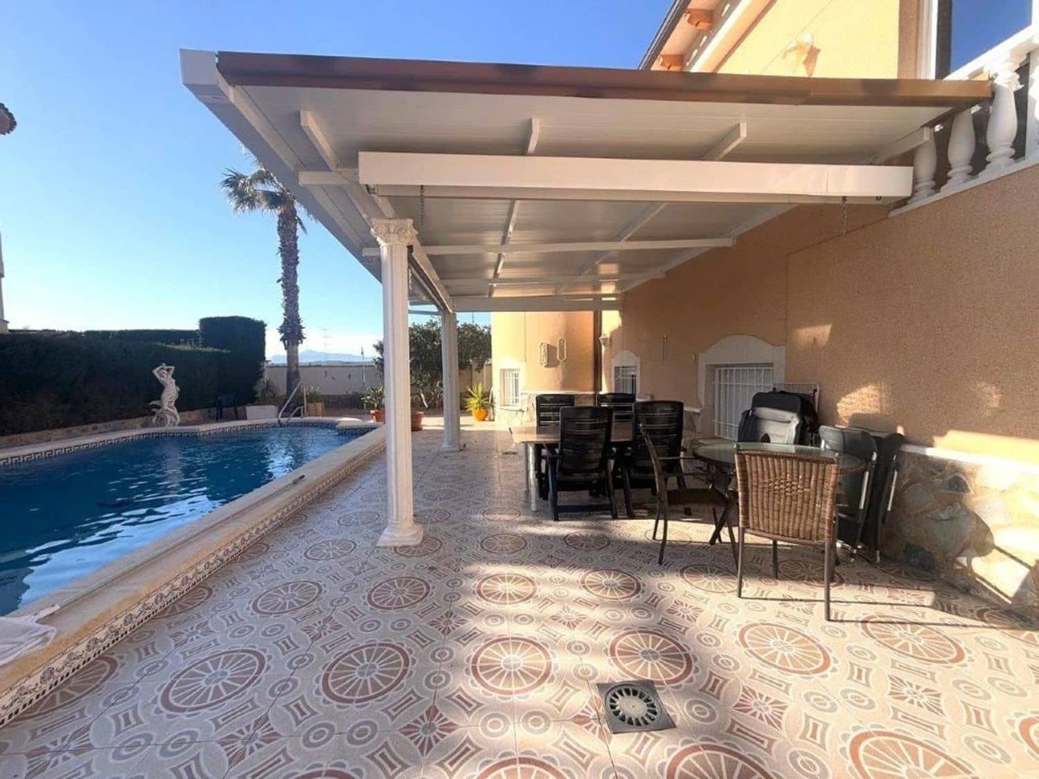 4 soverom Villa til salgs i Benferri med svømmebasseng garasje - € 439 900 (Ref: 9758370)