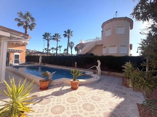 4 soverom Villa til salgs i Benferri med svømmebasseng garasje - € 439 900 (Ref: 9758370)