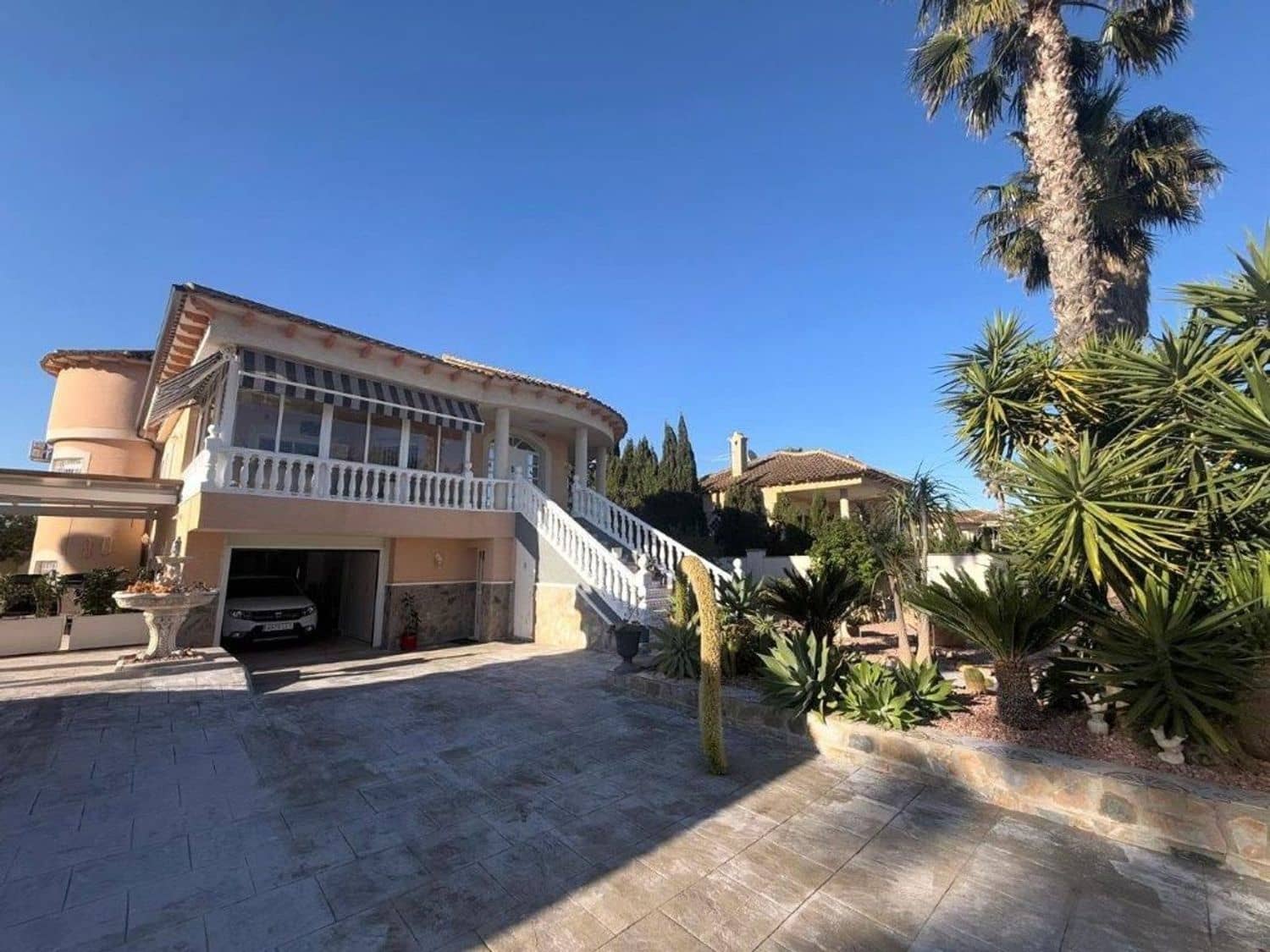 4 soverom Villa til salgs i Benferri med svømmebasseng garasje - € 439 900 (Ref: 9758370)