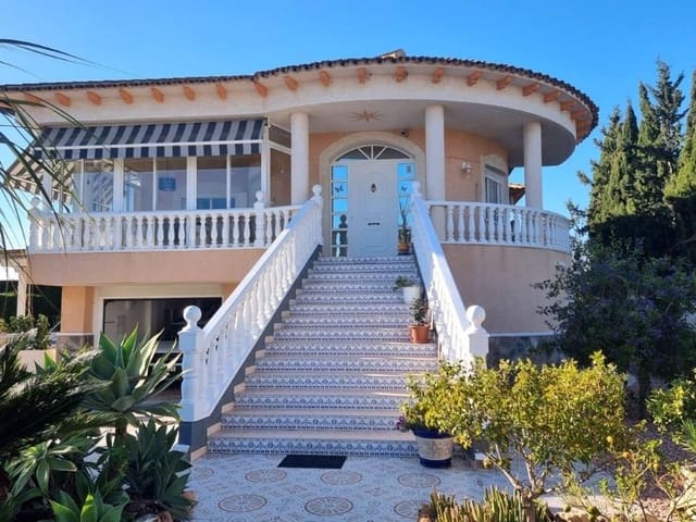 4 soverom Villa til salgs i Benferri med svømmebasseng garasje - € 439 900 (Ref: 9758370)