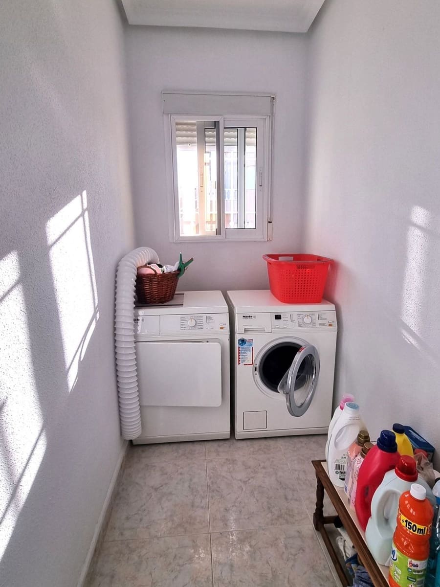 4 soverom Villa til salgs i Benferri med svømmebasseng garasje - € 439 900 (Ref: 9758370)