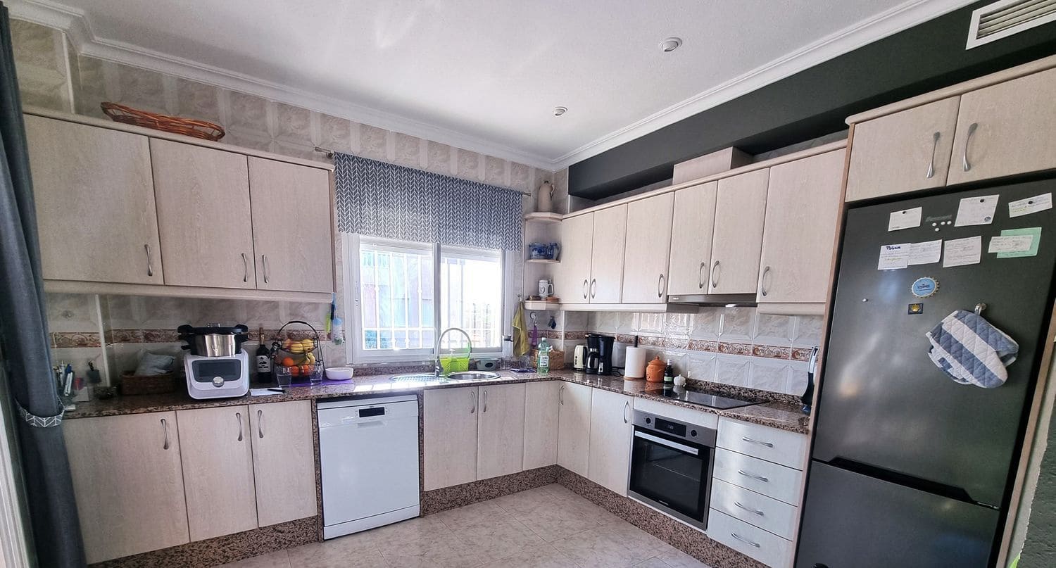 4 soverom Villa til salgs i Benferri med svømmebasseng garasje - € 439 900 (Ref: 9758370)