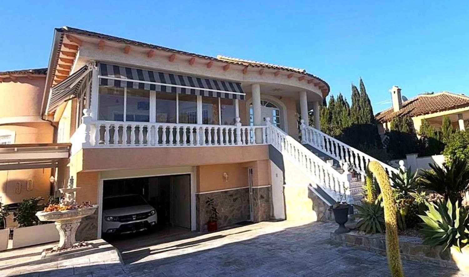 4 soverom Villa til salgs i Benferri med svømmebasseng garasje - € 439 900 (Ref: 9758370)