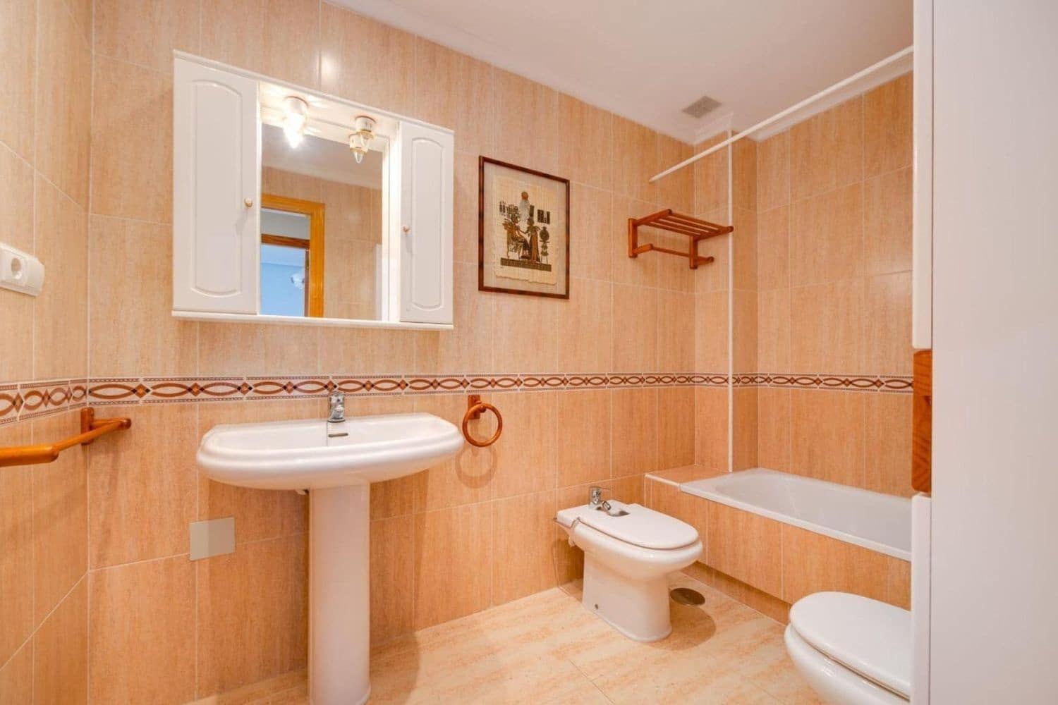 3 bedroom Townhouse for sale in Alicante / Alacant city with pool garage - € 199,000 (Ref: 9763472)