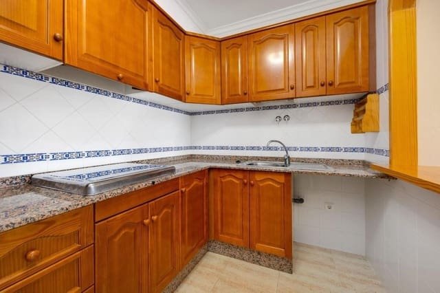 3 bedroom Townhouse for sale in Alicante / Alacant city with pool garage - € 199,000 (Ref: 9763472)