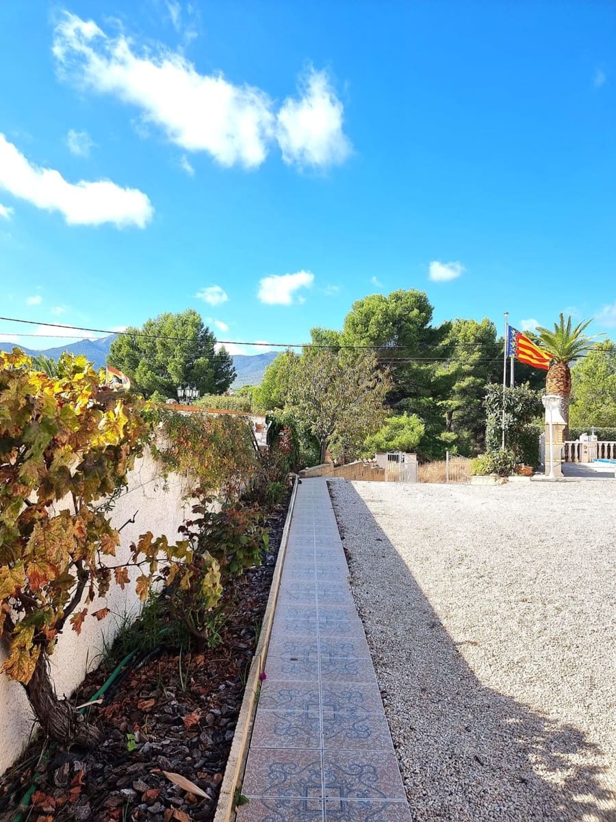 Chalet de 2 habitaciones en Tibi en venta con piscina garaje - 234.900 € (Ref: 9780017)