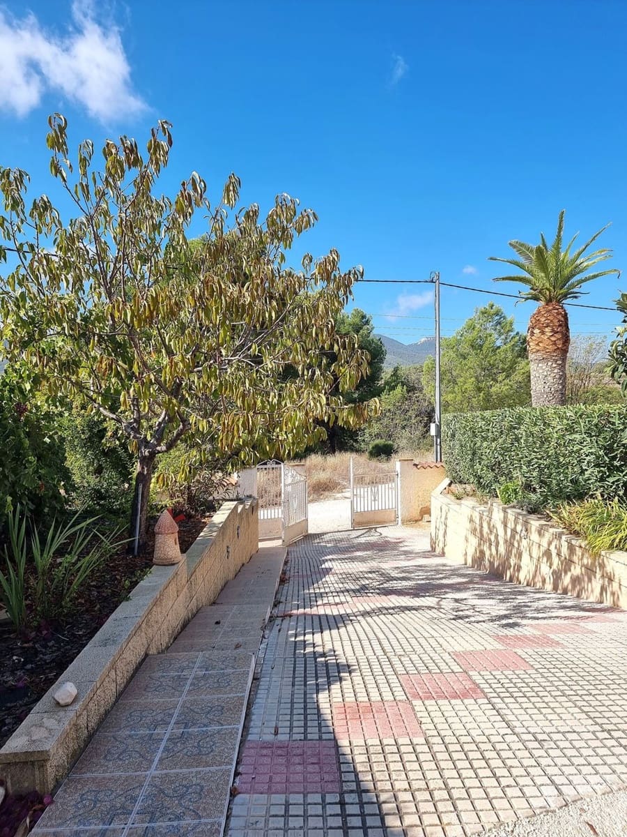 Chalet de 2 habitaciones en Tibi en venta con piscina garaje - 234.900 € (Ref: 9780017)