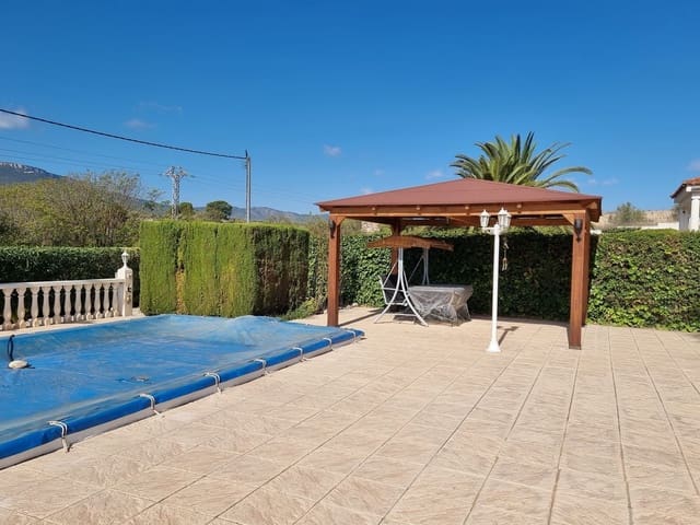 Chalet de 2 habitaciones en Tibi en venta con piscina garaje - 234.900 € (Ref: 9780017)