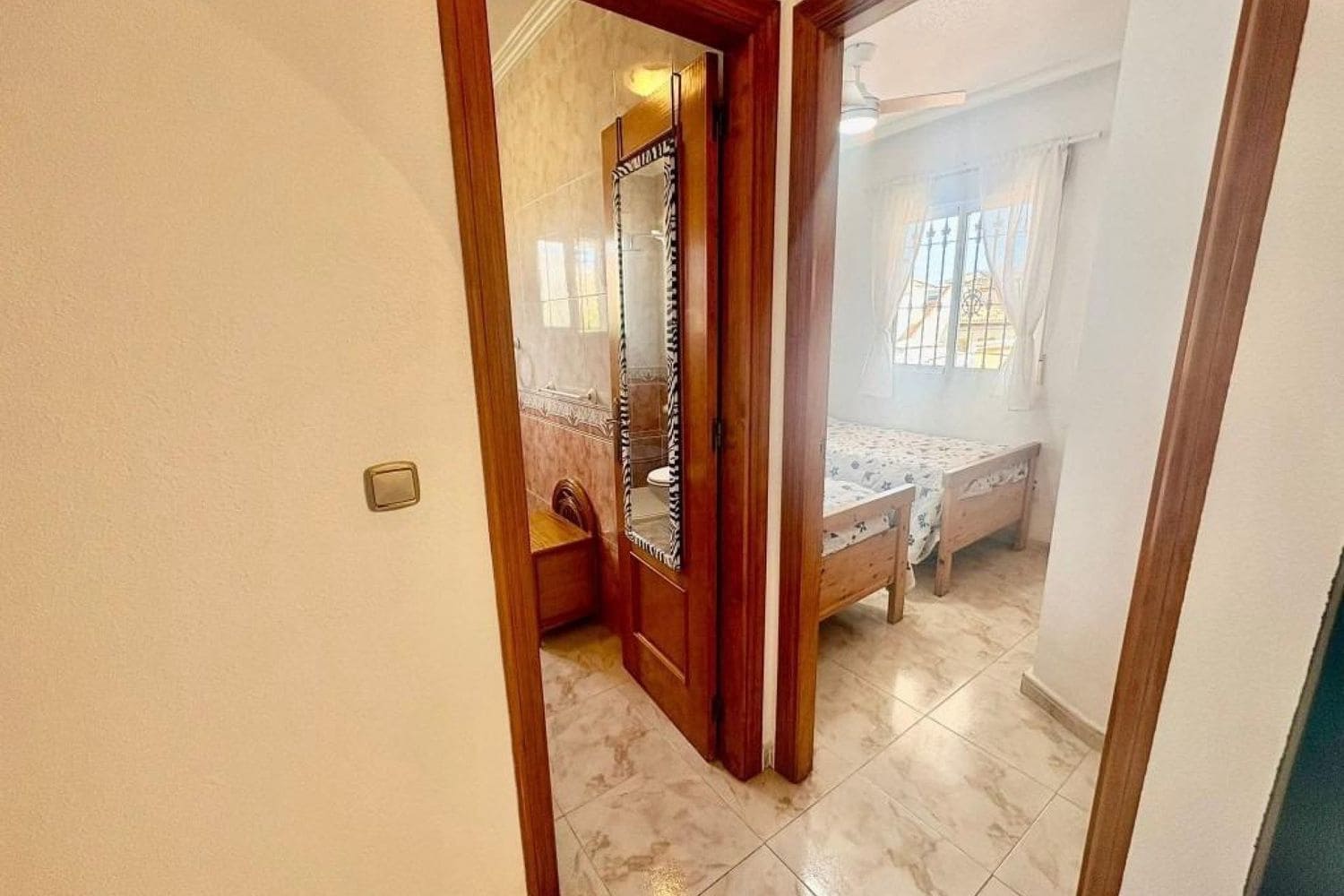 2 bedroom Townhouse for sale in Alicante / Alacant city with pool garage - € 174,000 (Ref: 9798562)