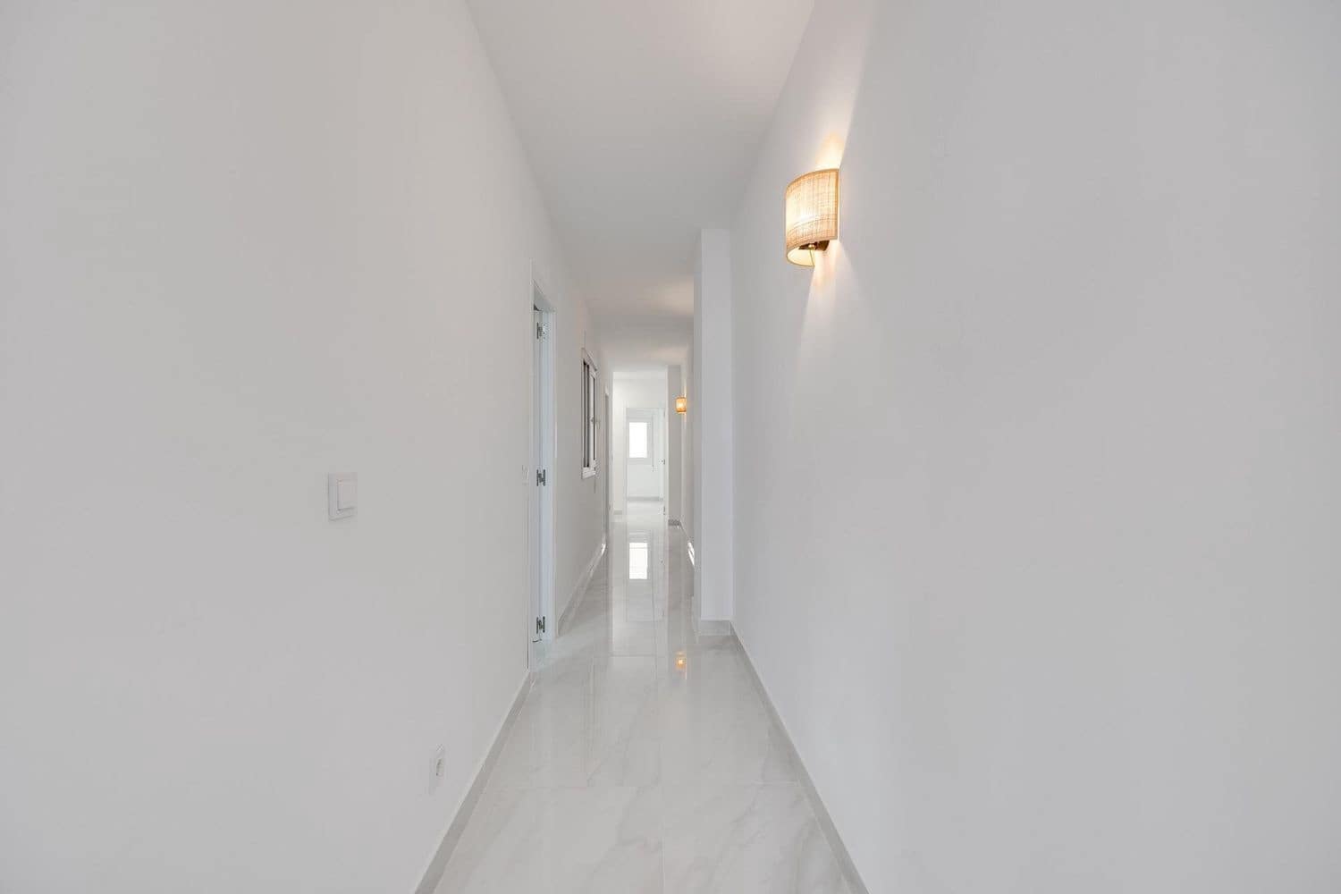 3 sovrum Lägenhet till salu i Torrevieja med garage - 205 000 € (Ref: 9800315)