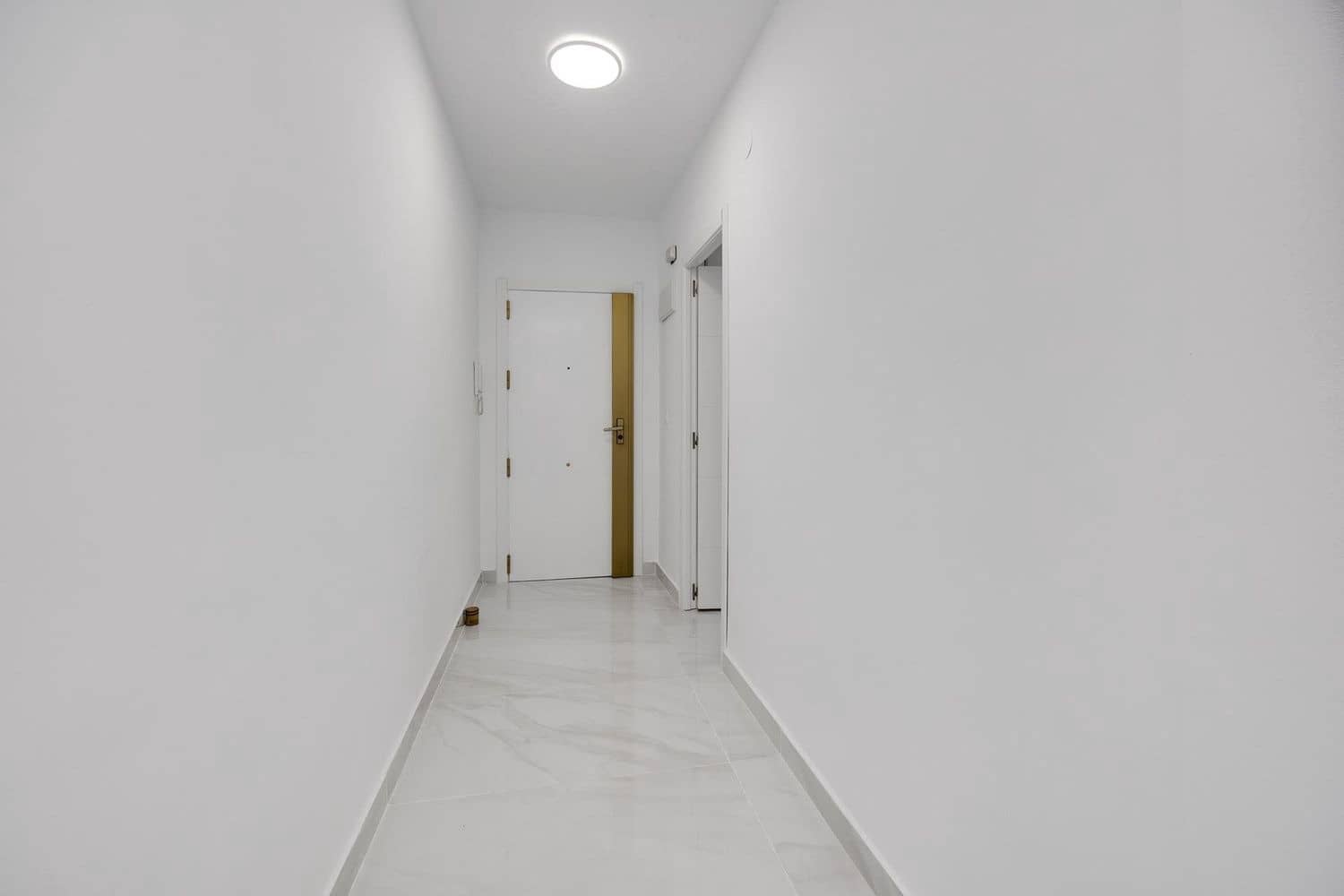 3 sovrum Lägenhet till salu i Torrevieja med garage - 205 000 € (Ref: 9800315)