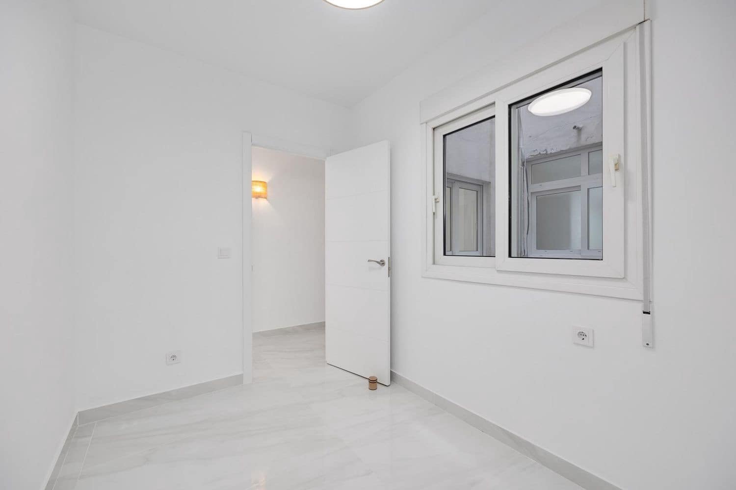 3 sovrum Lägenhet till salu i Torrevieja med garage - 205 000 € (Ref: 9800315)