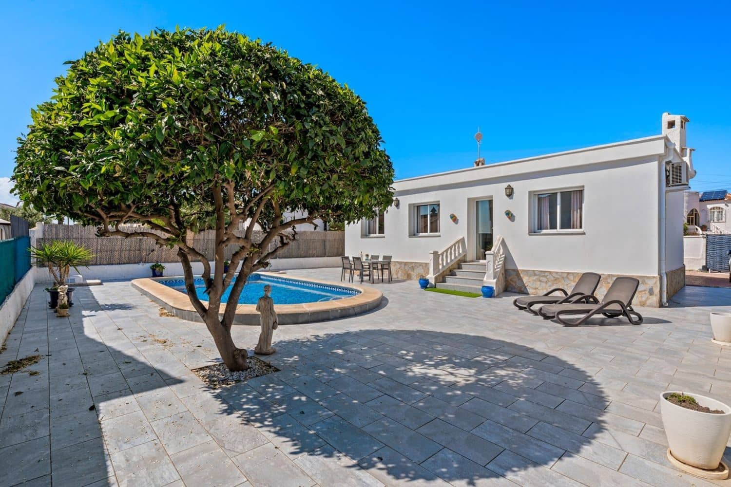 2 slaapkamer Villa te koop in Ciudad Quesada met zwembad garage - € 365.000 (Ref: 9806176)