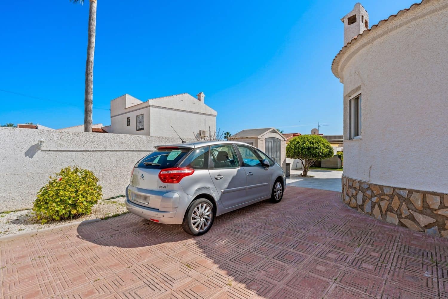 2 slaapkamer Villa te koop in Ciudad Quesada met zwembad garage - € 365.000 (Ref: 9806176)