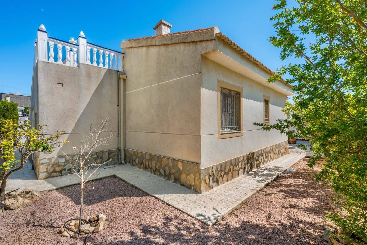 2 Zimmer Villa zu verkaufen in Ciudad Quesada mit Pool Garage - 345.000 € (Ref: 9806177)