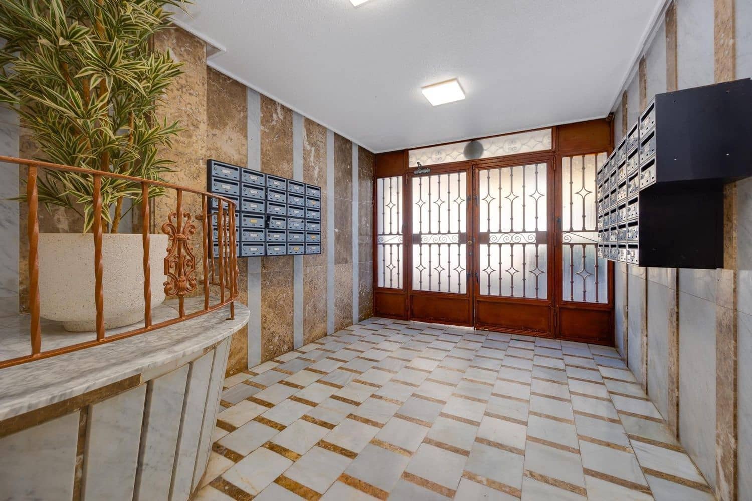 3 chambre Appartement à vendre à Torrevieja avec garage - 299 000 € (Ref: 9822312)