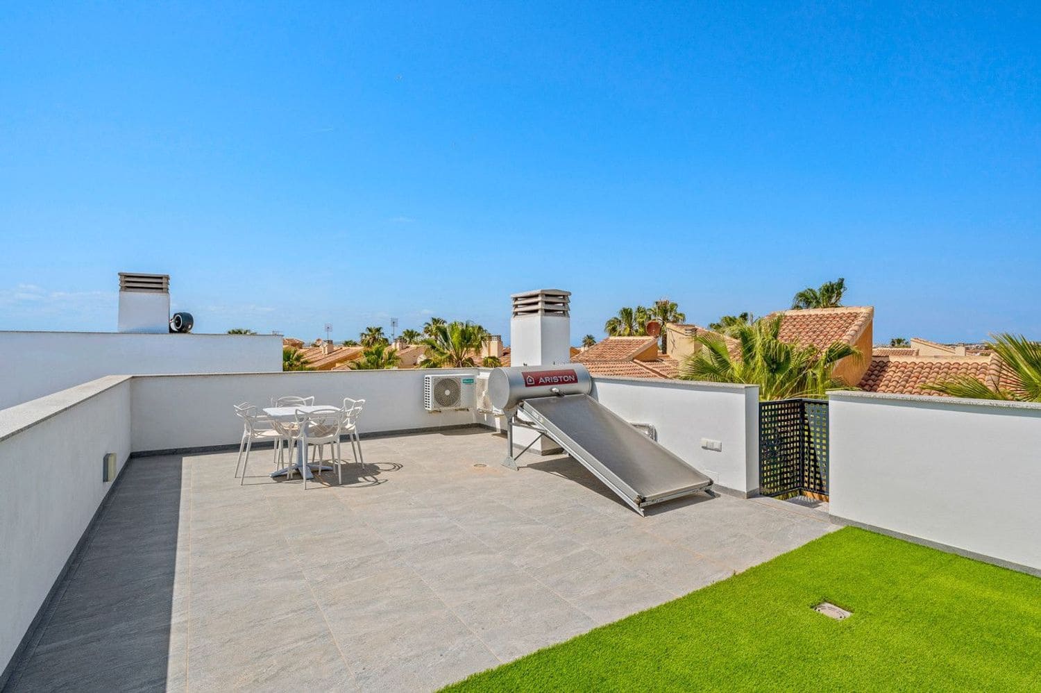 3 chambre Villa/Maison à vendre à Torrevieja avec piscine garage - 479 000 € (Ref: 9822313)