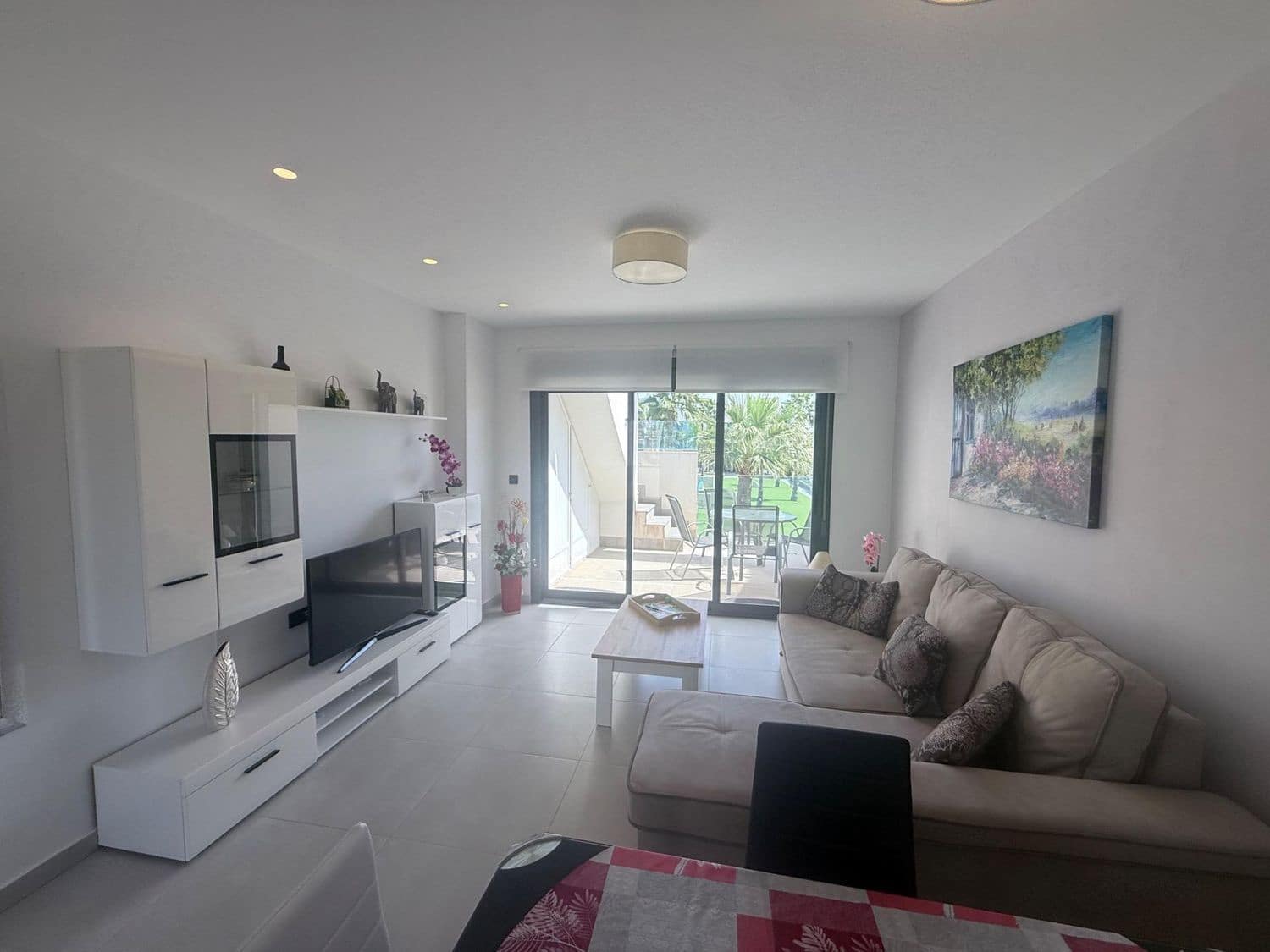 2 bedroom Apartment for sale in Alicante / Alacant city with pool garage - € 257,000 (Ref: 9840033)