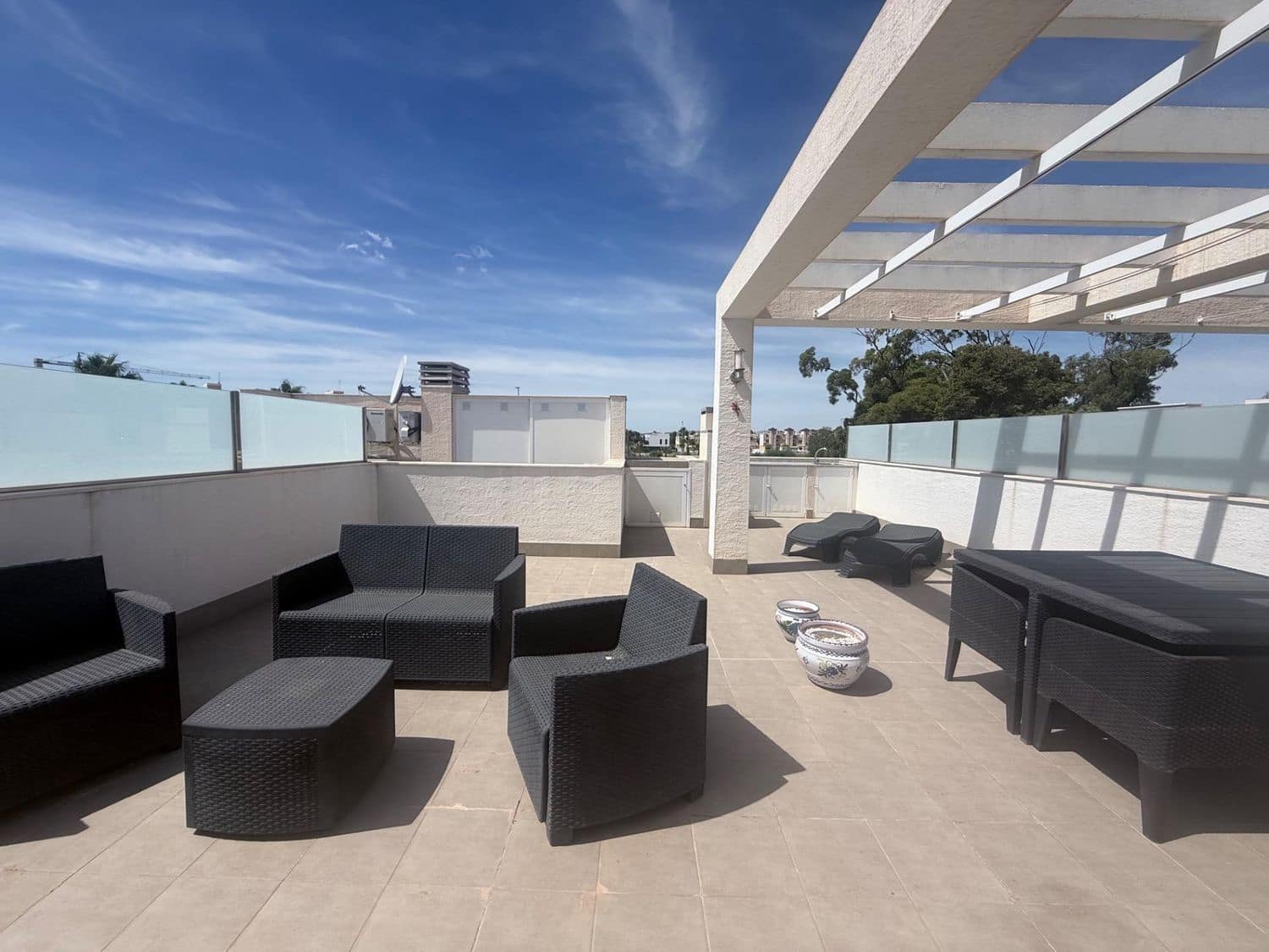 2 bedroom Apartment for sale in Alicante / Alacant city with pool garage - € 257,000 (Ref: 9840033)