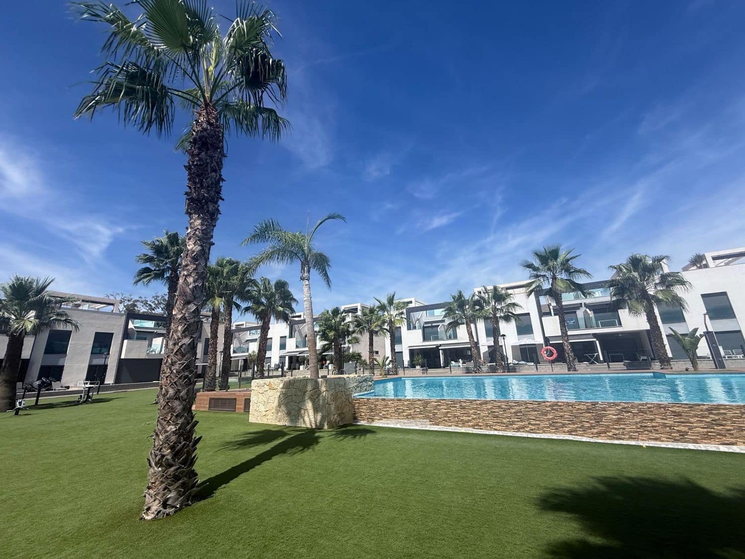2 bedroom Apartment for sale in Alicante / Alacant city with pool garage - € 257,000 (Ref: 9840033)