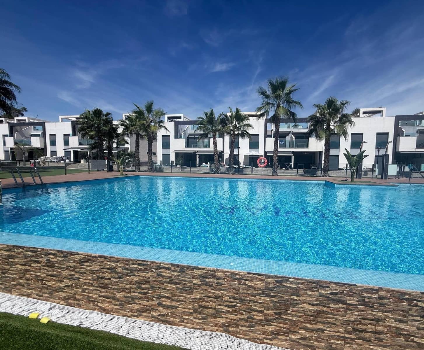2 bedroom Apartment for sale in Alicante / Alacant city with pool garage - € 257,000 (Ref: 9840033)