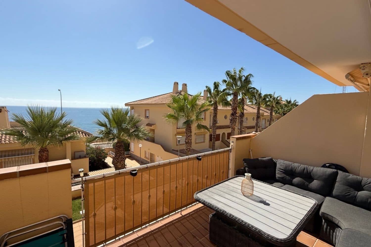 3 soverom Hus til salgs i Orihuela Costa med svømmebasseng garasje - € 349 000 (Ref: 9840762)